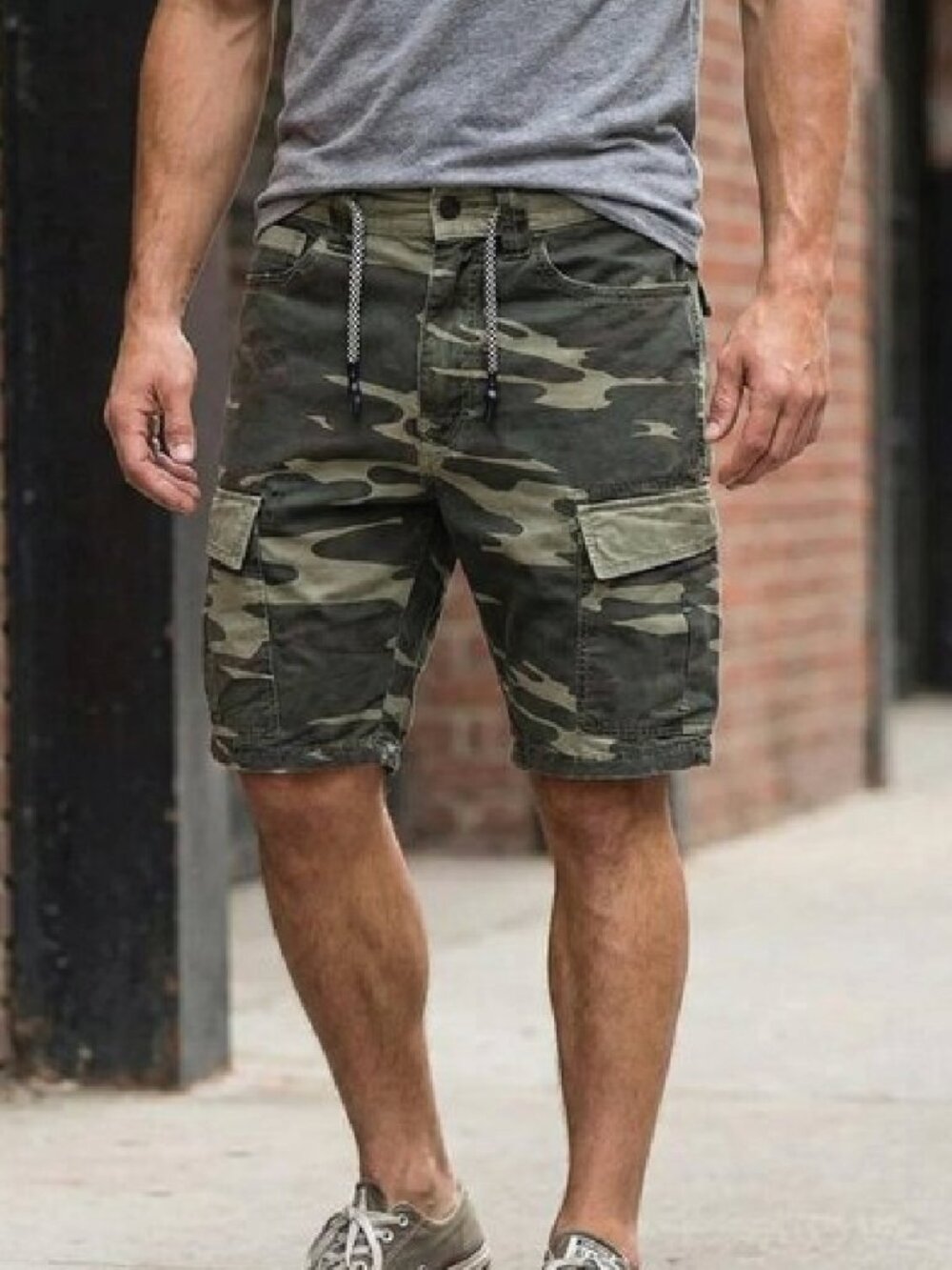 NWT Zara Camo Cargo Shorts, Mens size 34